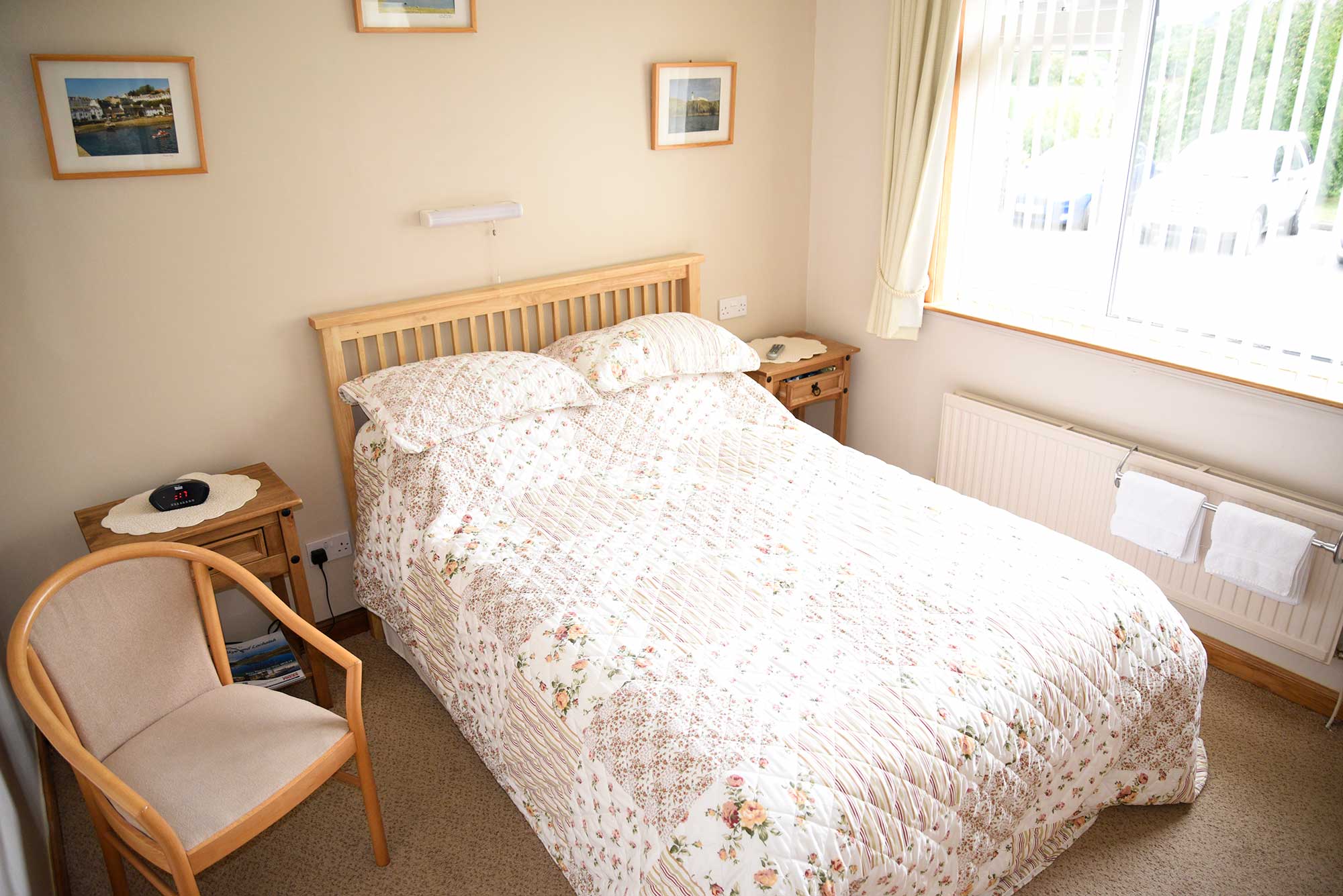 Double room en suite at our bed and breakfast with private parking